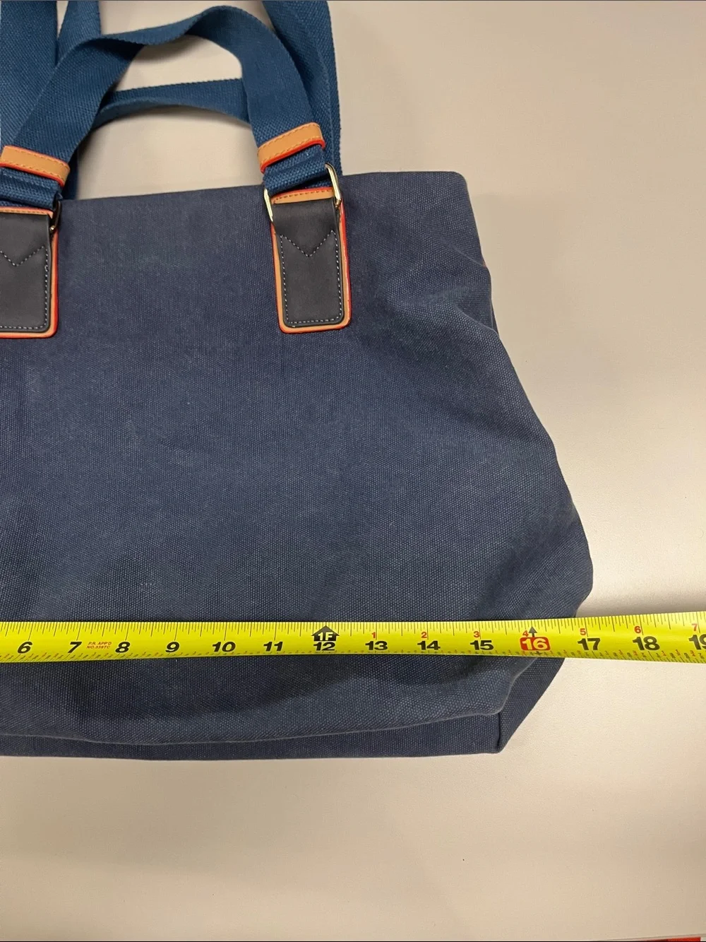 Chillx spacious tote